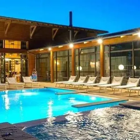 4 Etoiles - Piscine - Ef0ccc *